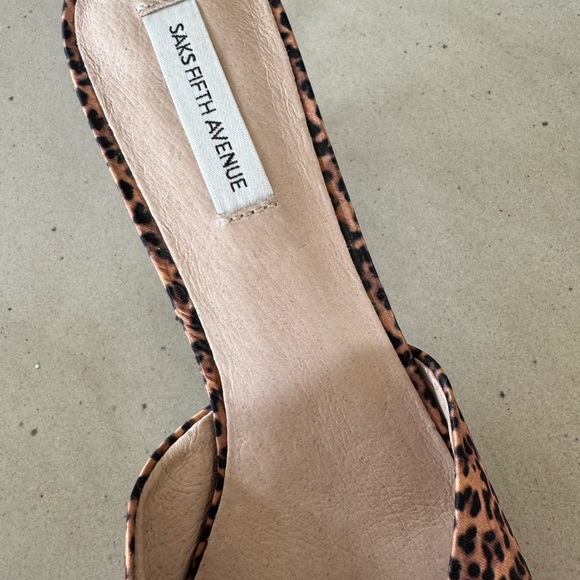 SAKS 5th AVENUE LEOPARD PRINT KITTEN HEELS - Picture 2 of 4